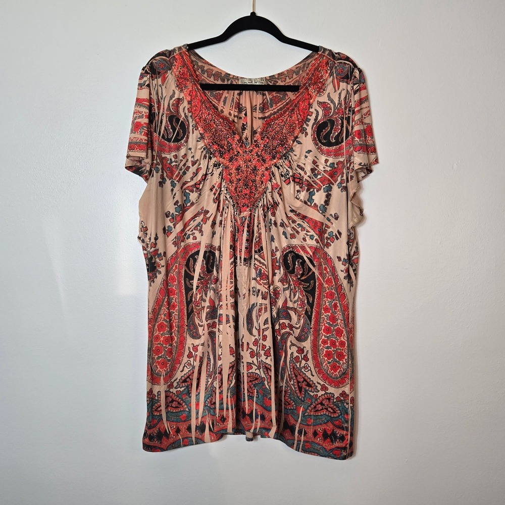 Live and Let Live Size 2X Paisley Beaded V-Neck‎ Flutter Sleeve Top Tan Red Boho
